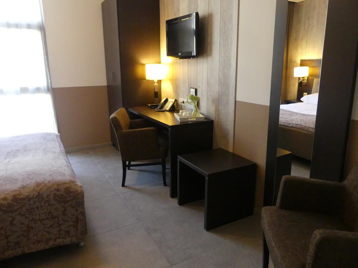 Hotel De Maaskant Maaseik Dış mekan fotoğraf